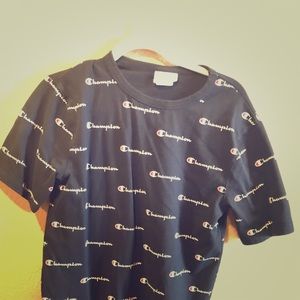 Men’s size M Champion Shirt 🥇